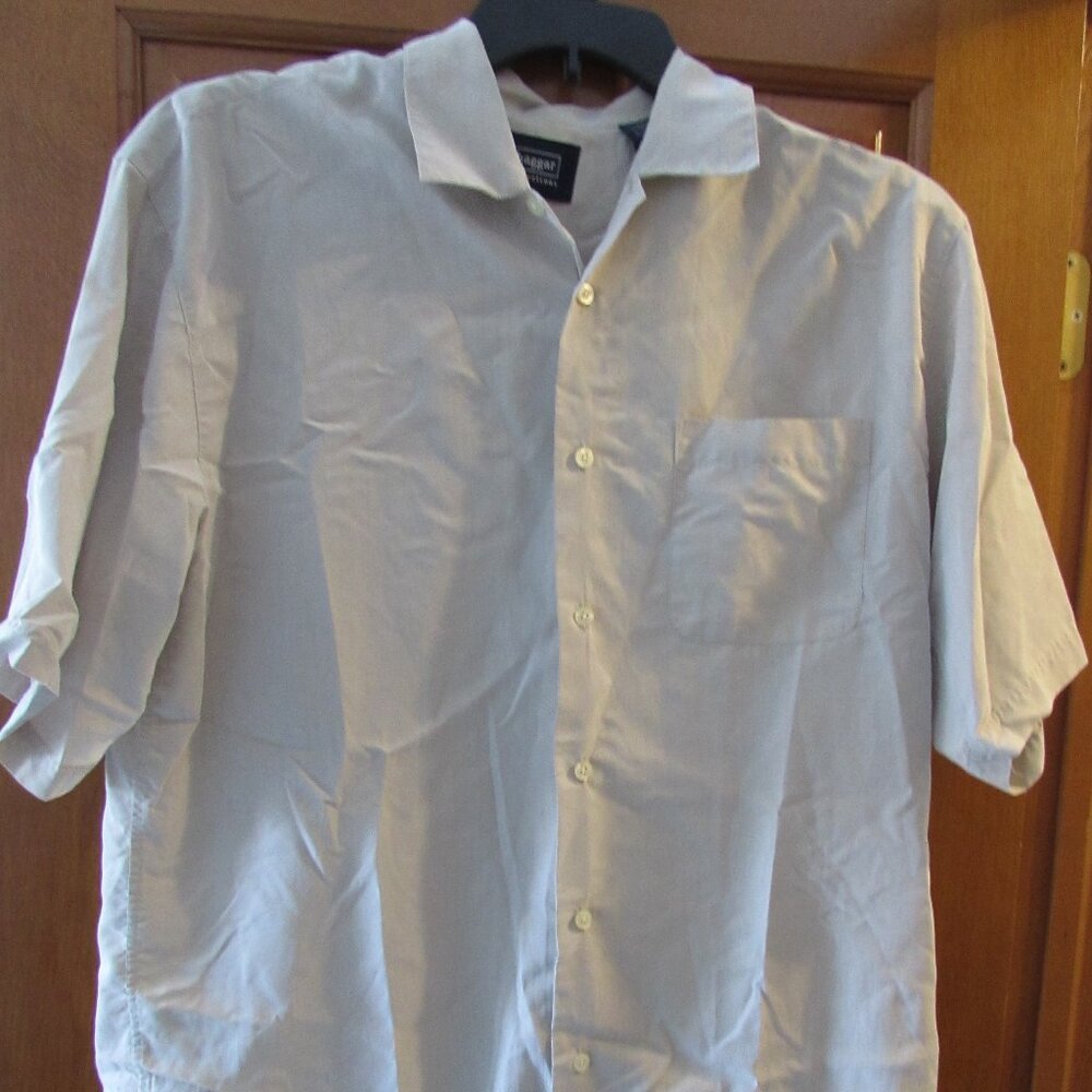 haggar collentions Size M button up white t-shirt